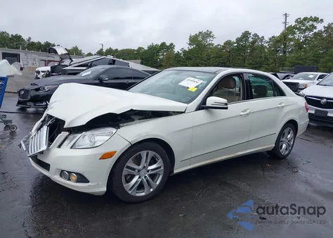 2010 Mercedes-Benz E 350 4Matic z USA, uszkodzony, nr VIN WDDHF8HB0AA088684